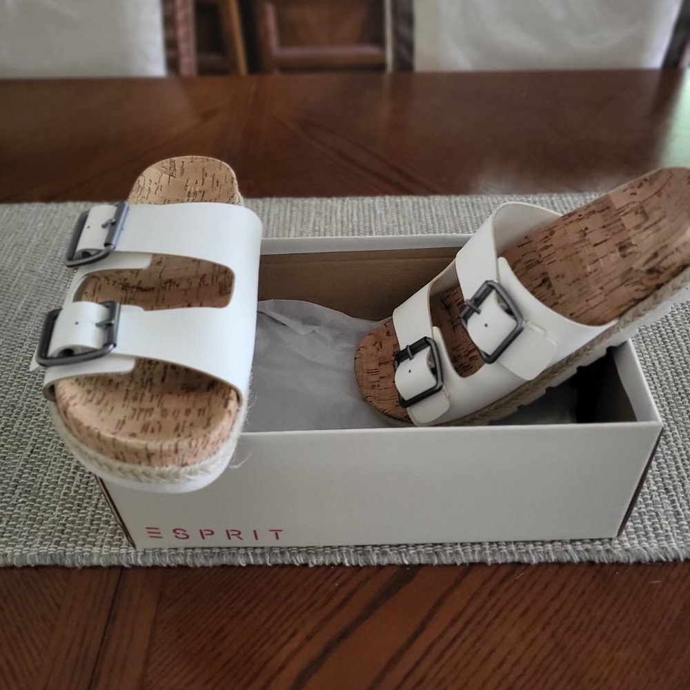 Shoes - Picture 2 of 8
